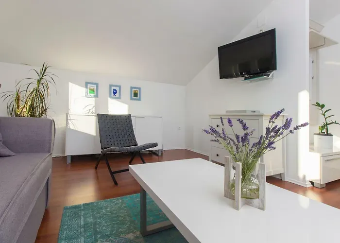 Apartment Nina